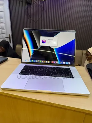 Laptop Apple MacBook Pro 2021 M1 Max 64GB Apple M1 Max SSD 1T