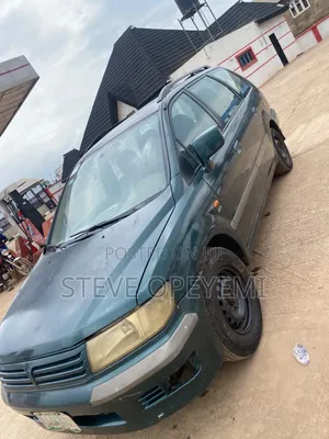Mitsubishi SpaceWagon 2001 Green