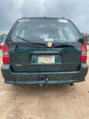 Mitsubishi SpaceWagon 2001 Green