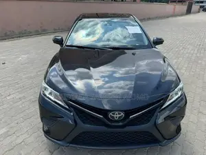 Toyota Camry SE (2.5L 4cyl 8A) 2019 Black