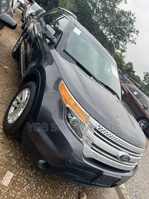 Ford Explorer XLT 4dr SUV (3.5L 6cyl 6A) 2015 Gray