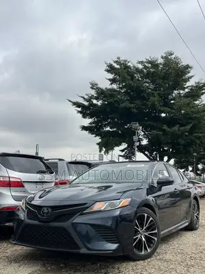 Toyota Camry SE FWD (2.5L 4cyl 8AM) 2018 Green