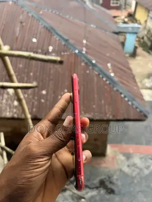 Apple iPhone 11 128 GB Red