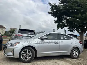 Hyundai Elantra 2019 Silver