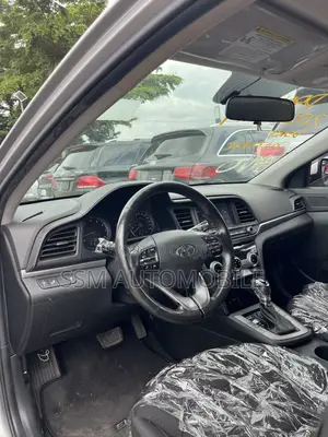 Hyundai Elantra 2019 Silver