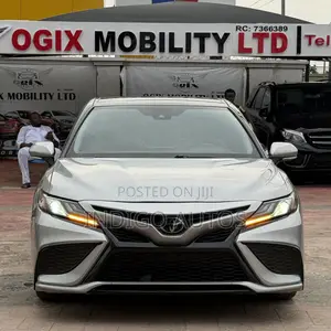 Toyota Camry XSE 2022 Silver