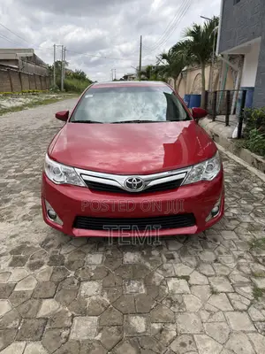 Toyota Camry XLE V6 4dr Sedan (3.5L 6cyl 6A) 2013 Red
