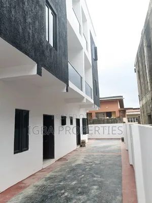 4bdrm Duplex in Ogudu GRA for rent