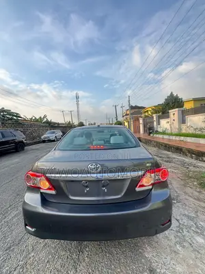 Toyota Corolla 2009 Gray
