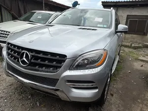 Mercedes-Benz M Class ML350 4MATIC 4dr SUV AWD (3.5L 6cyl 7A) 2015