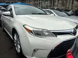 Toyota Avalon Limited 4dr Sedan (3.5L 6cyl 6A) 2014 White