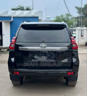 Toyota Land Cruiser Prado 2017 Black