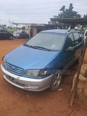 Toyota Picnic 2000 Blue