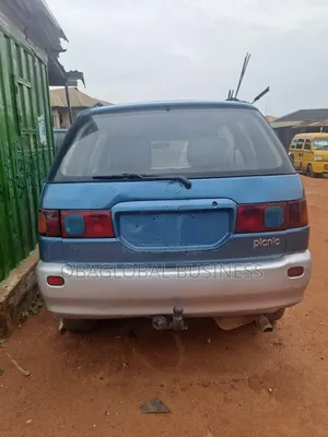 Toyota Picnic 2000 Blue