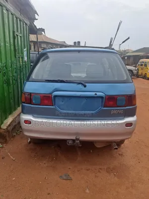 Toyota Picnic 2000 Blue