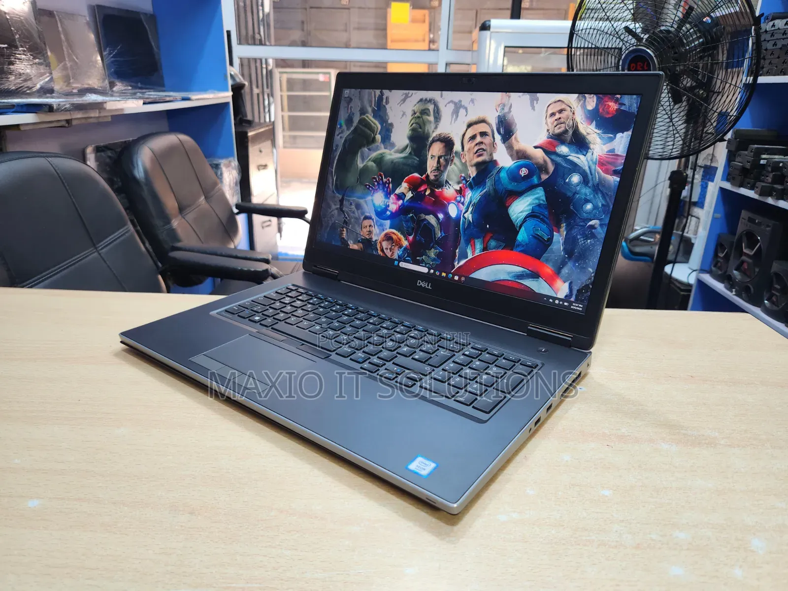 Laptop Dell Precision 7740 16GB Intel Xeon SSD 512GB
