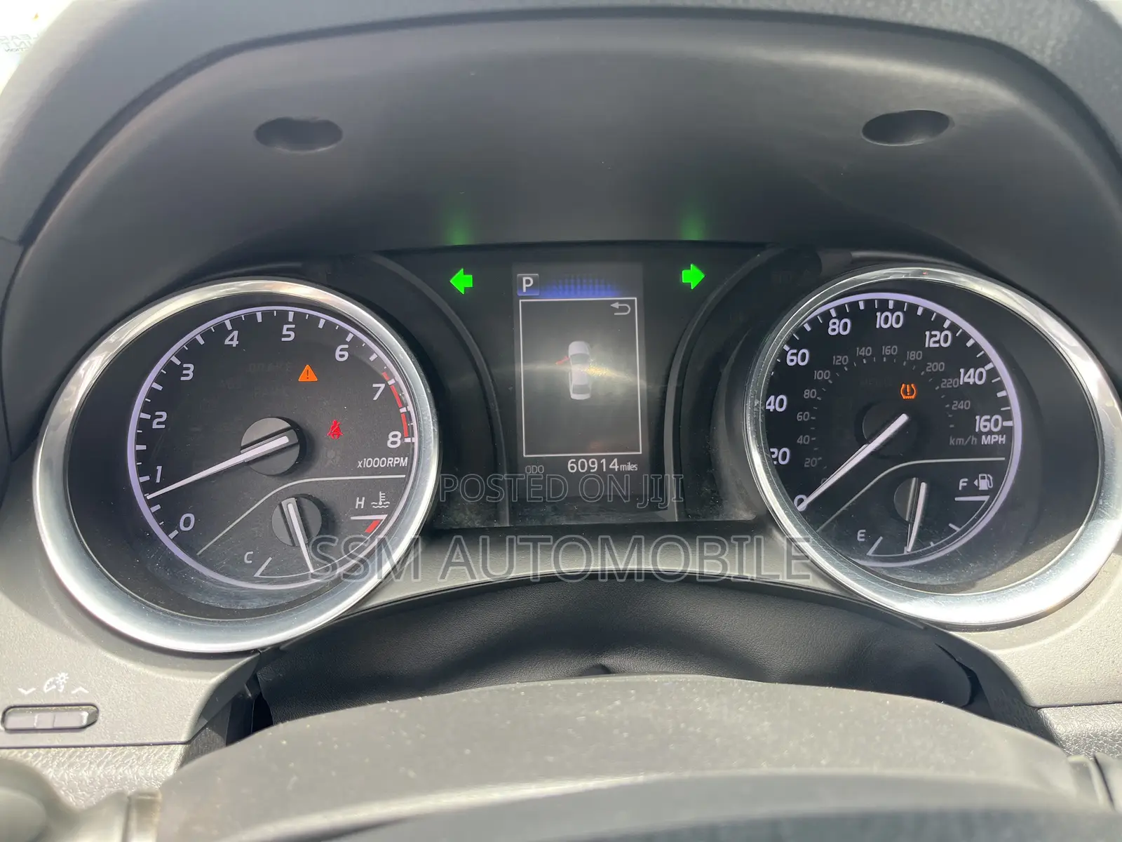 Toyota Camry SE FWD 2020 White