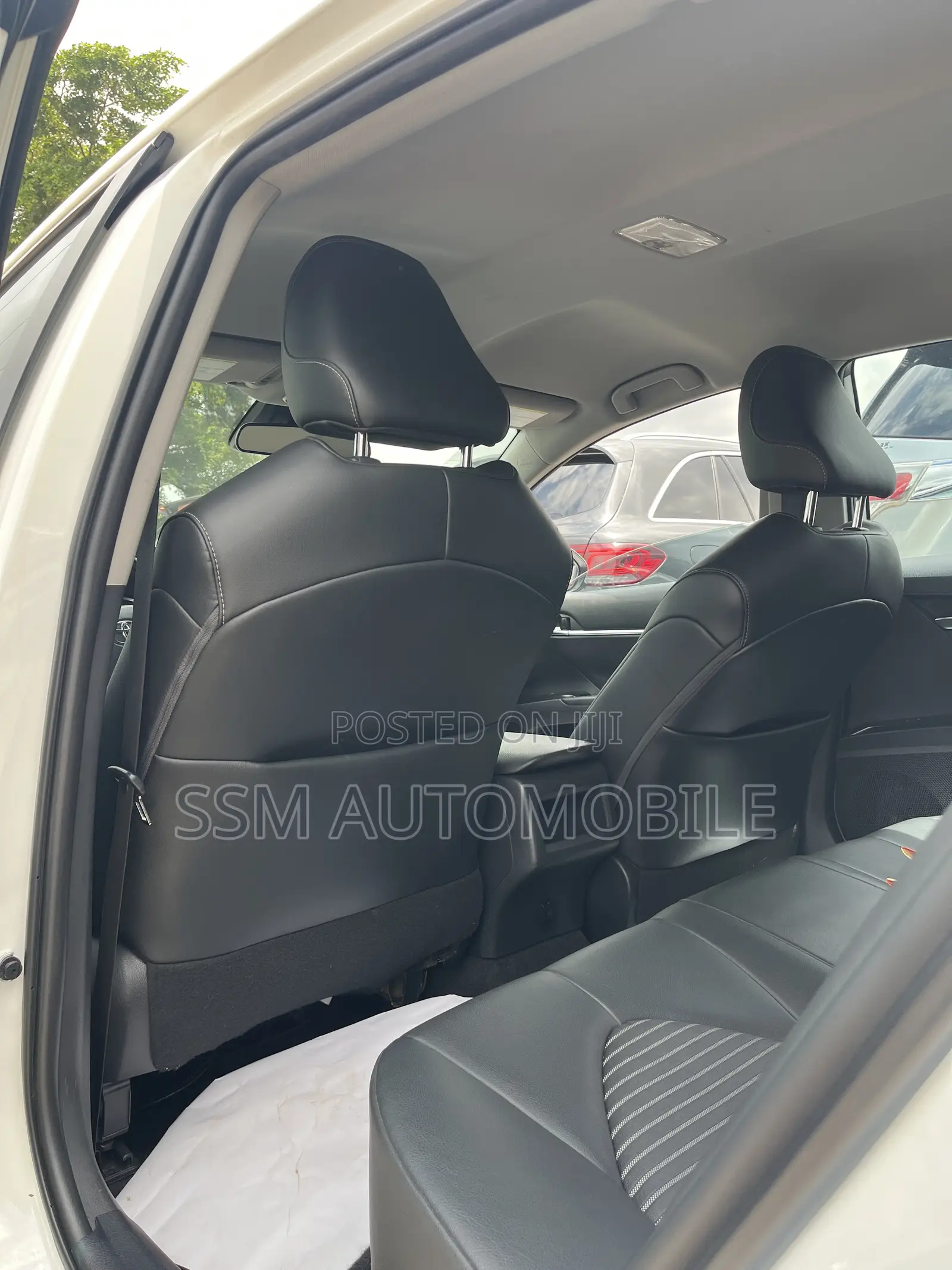 Toyota Camry SE FWD 2020 White