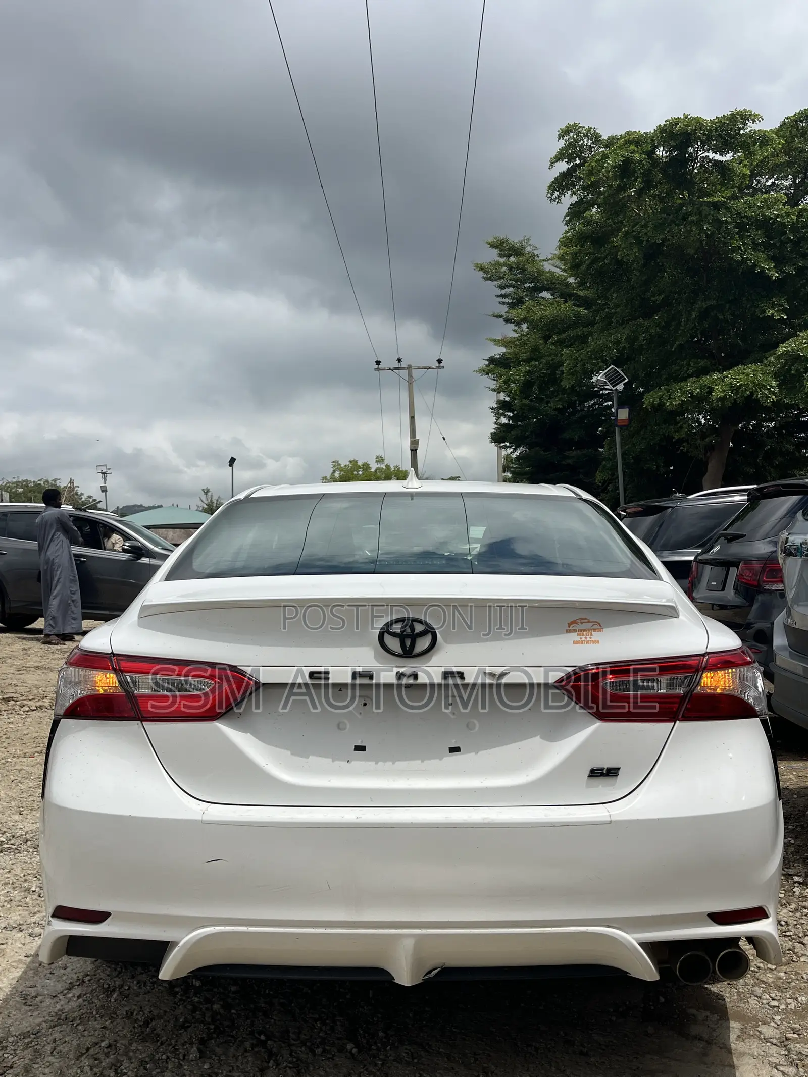 Toyota Camry SE FWD 2020 White