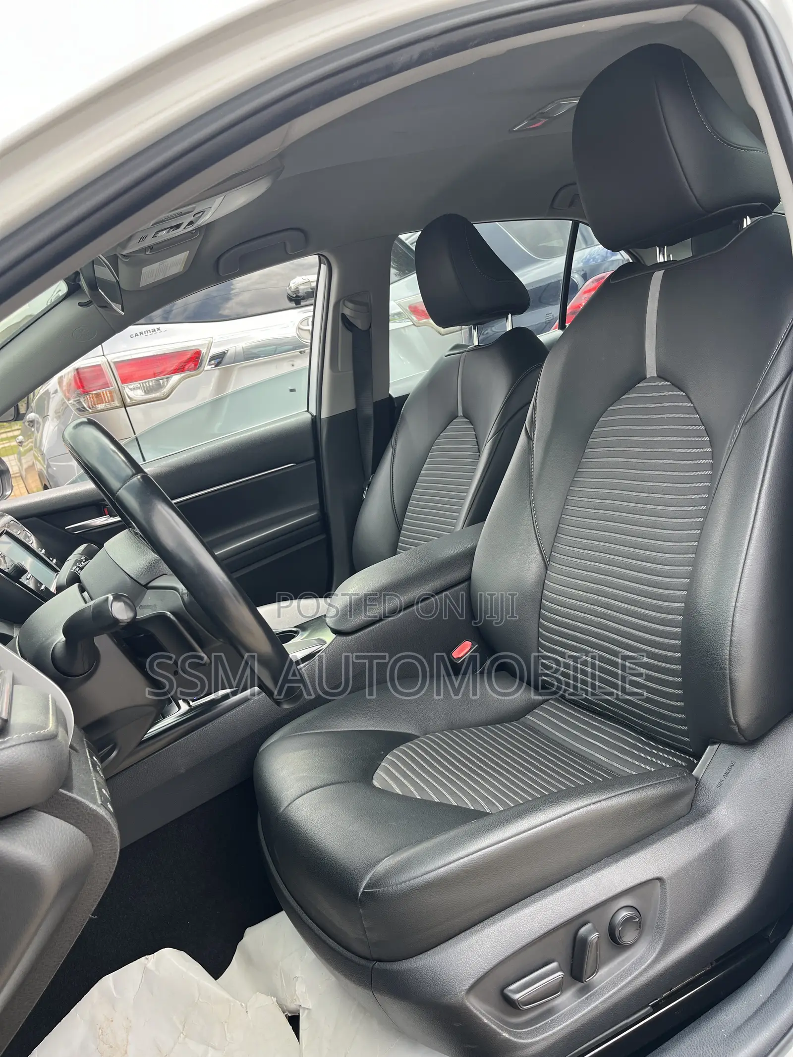 Toyota Camry SE FWD 2020 White