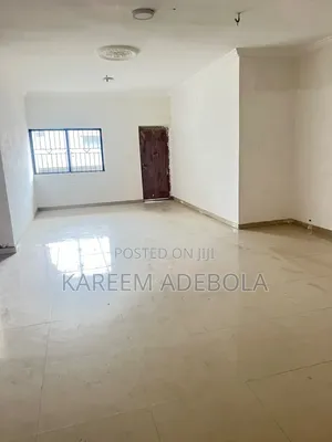 3bdrm Block of Flats in Magodo Phase 2 for rent