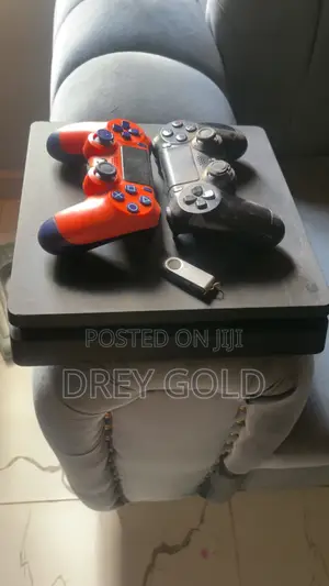 Play Station 4