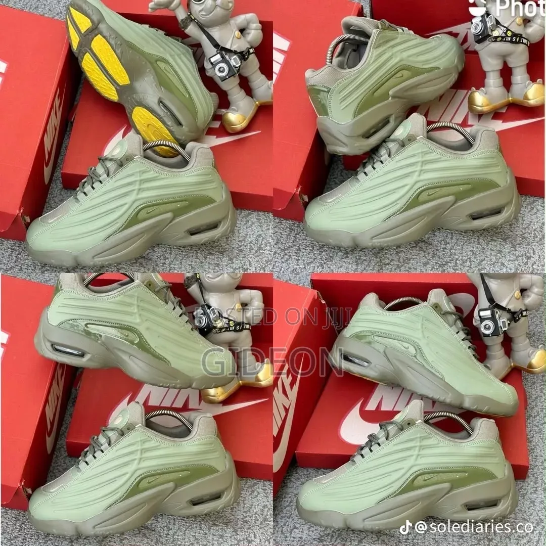 Nike Sneakers