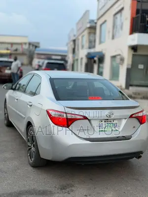 Toyota Corolla S 4dr Sedan (1.8L 4cyl CVT) 2015 Silver
