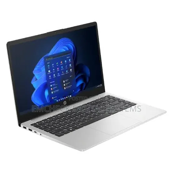 New Laptop HP 240 G10 8GB Intel Core i7 SSD 512GB