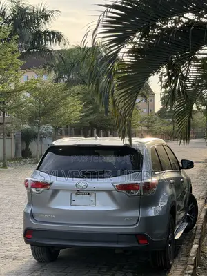 Toyota Highlander 2016 Silver