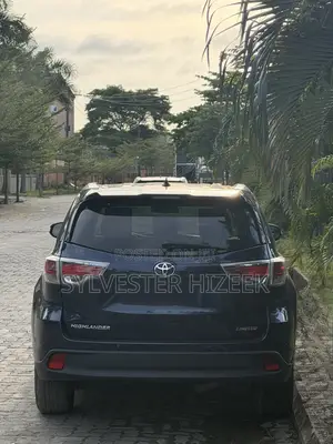 Toyota Highlander 2016 Blue