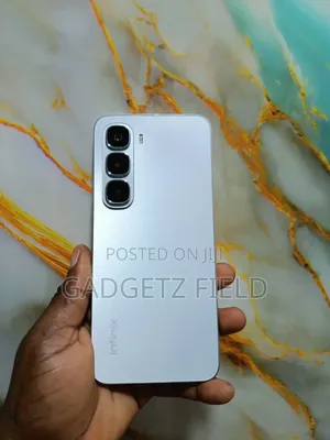 Infinix Hot 60i 256 GB Silver