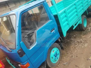Toyota Dyna 200 Driect Hand Six Tyres 2rz Injector Engine Petrol