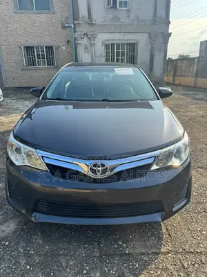 Toyota Camry LE 4dr Sedan (2.5L 4cyl 6A) 2012 Gray