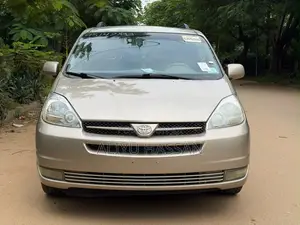 Toyota Sienna 2005 Gold