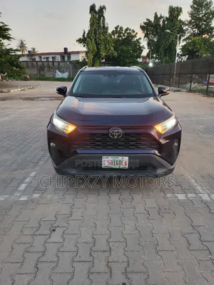 Toyota RAV4 XLE AWD 2020 Blue