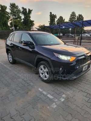Toyota RAV4 XLE AWD 2020 Blue