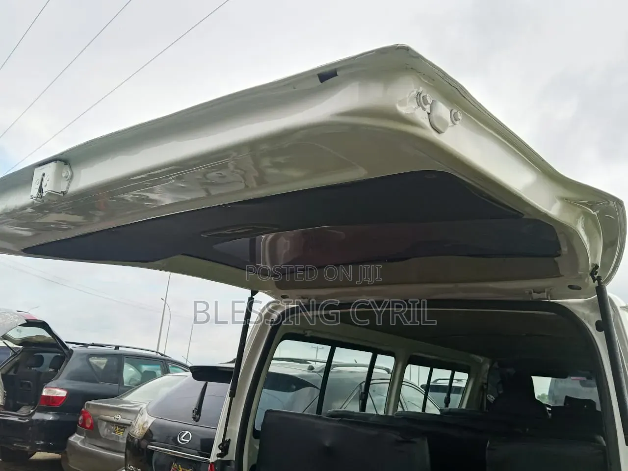Toyota HiAce 2012 White