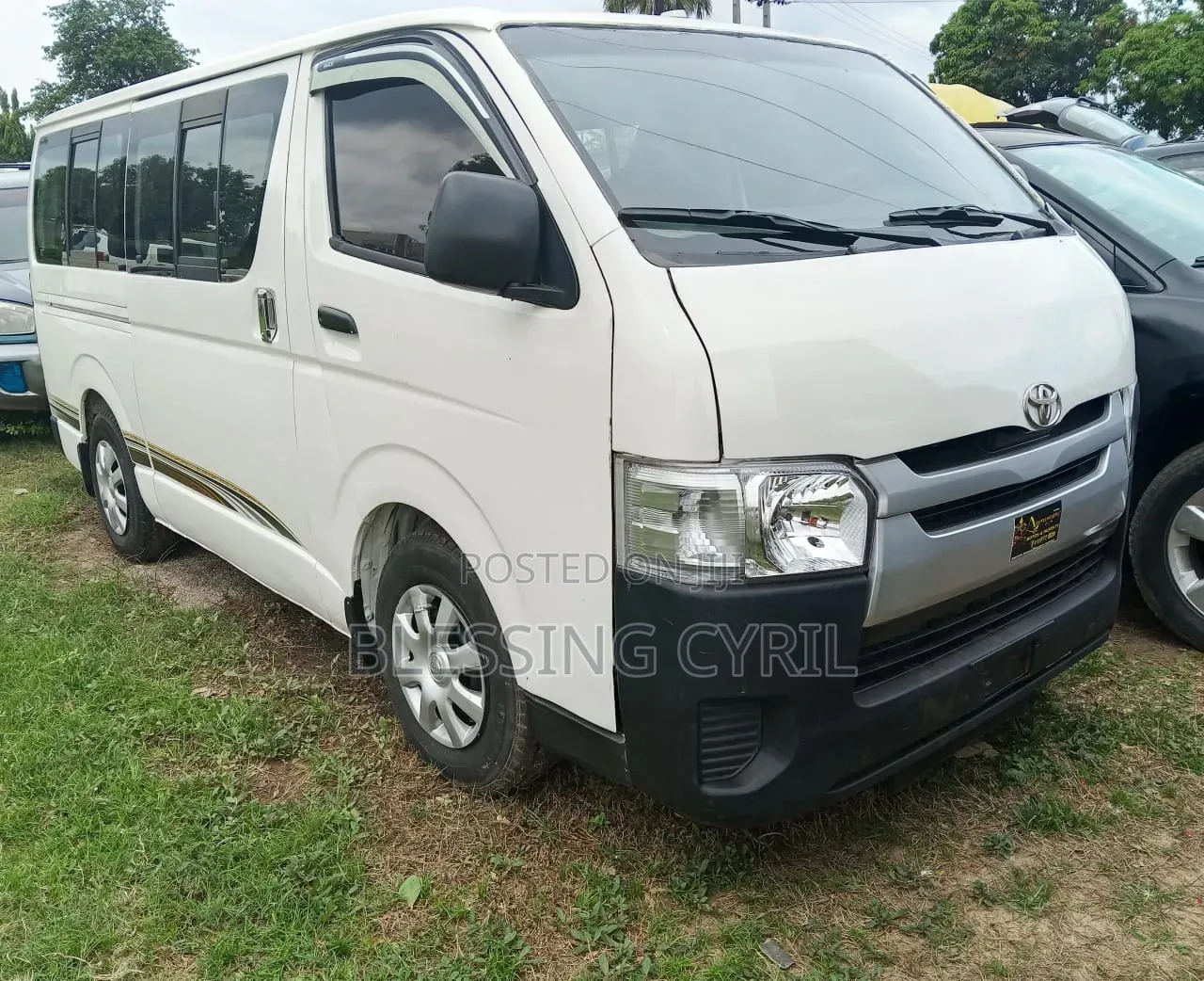 Toyota HiAce 2012 White