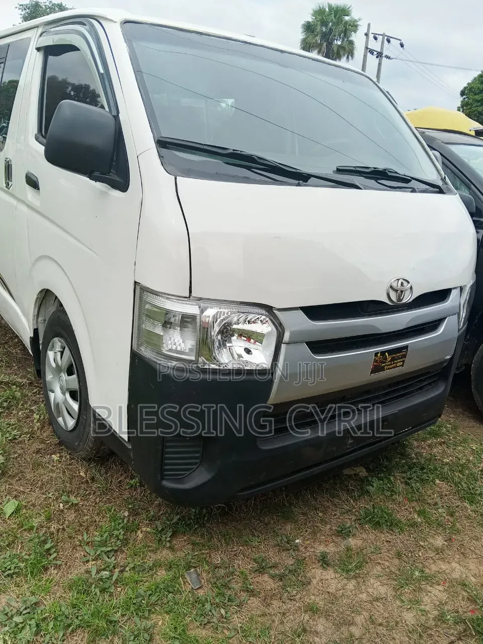 Toyota HiAce 2012 White