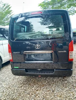 Toyota HiAce 2016 Black