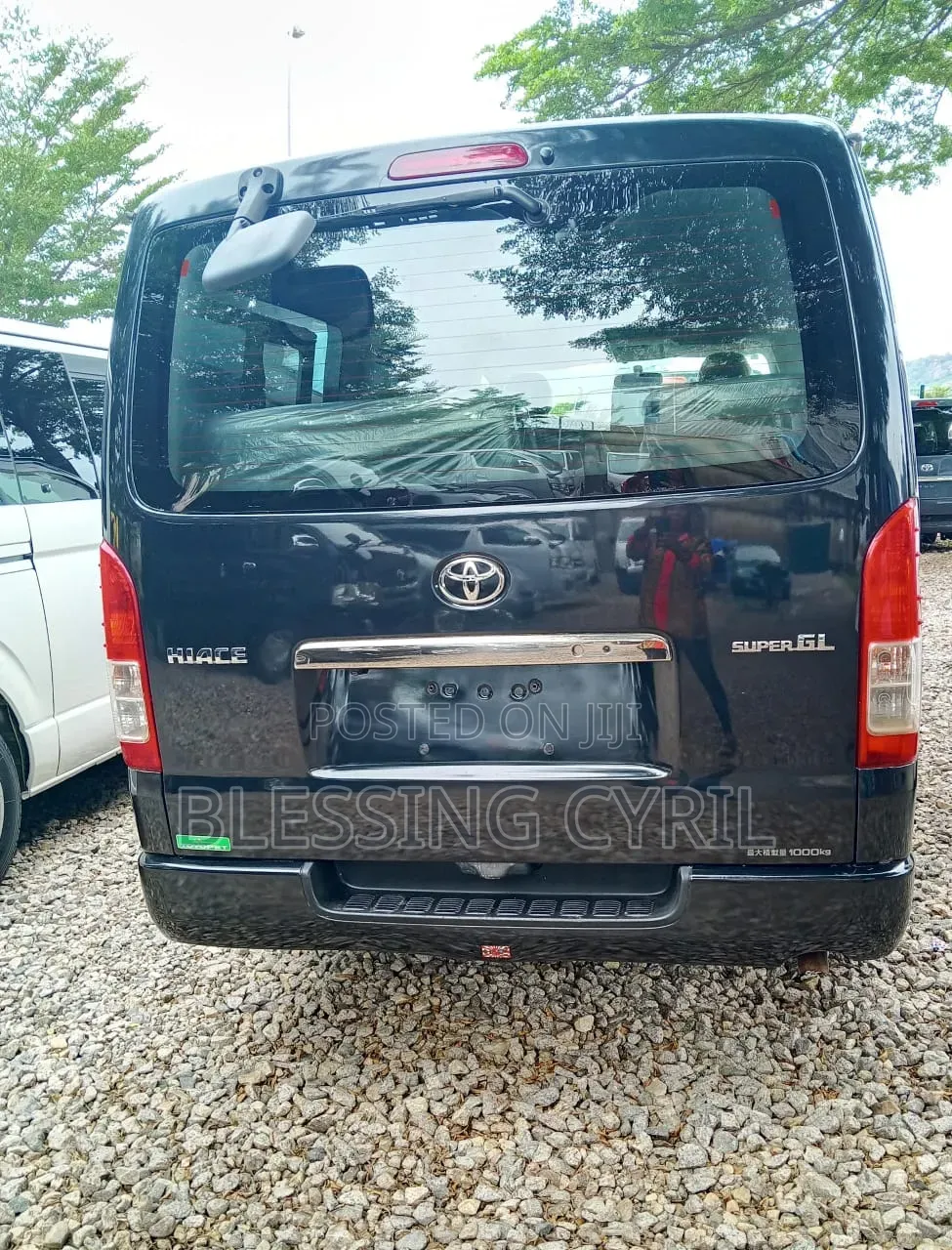 Toyota HiAce 2016 Black