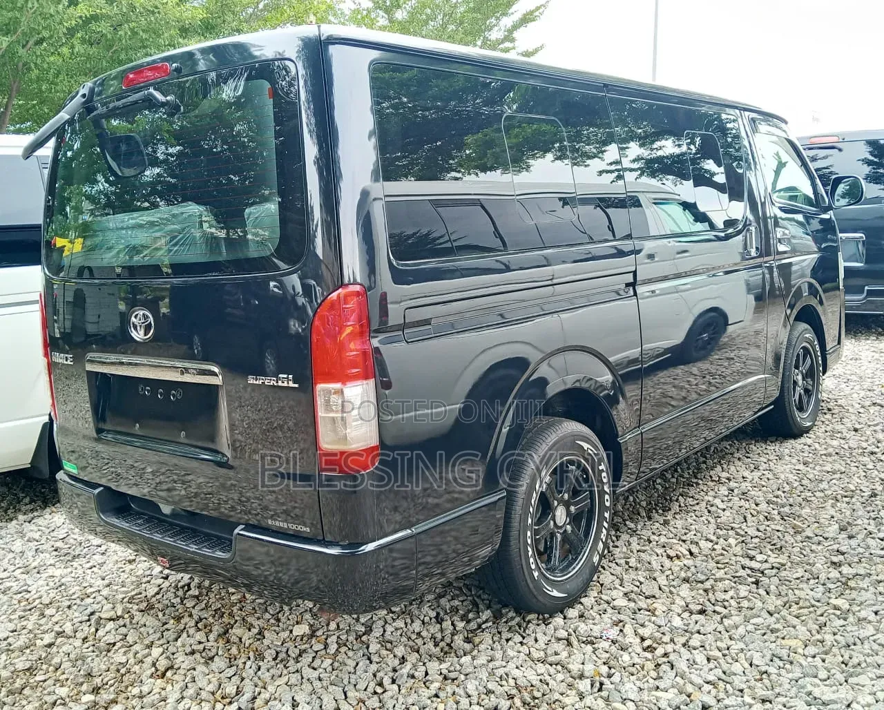 Toyota HiAce 2016 Black