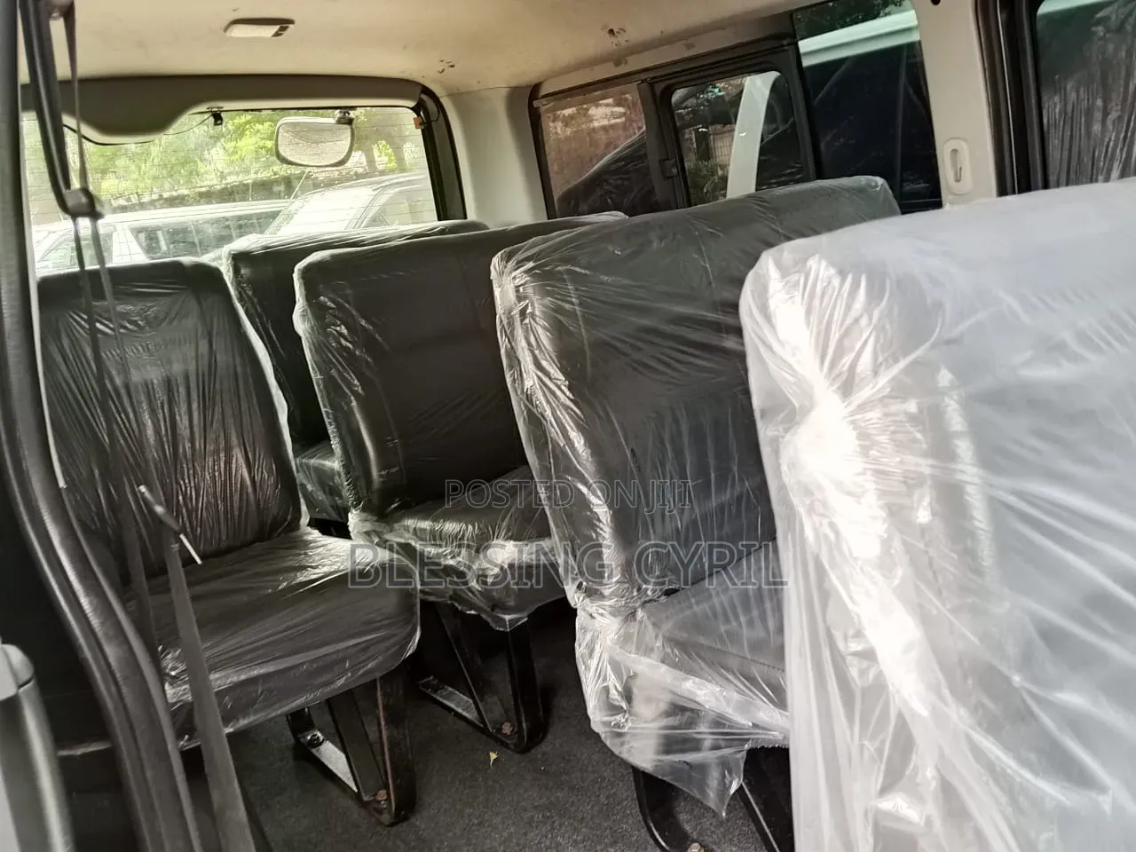 Toyota HiAce 2016 Black