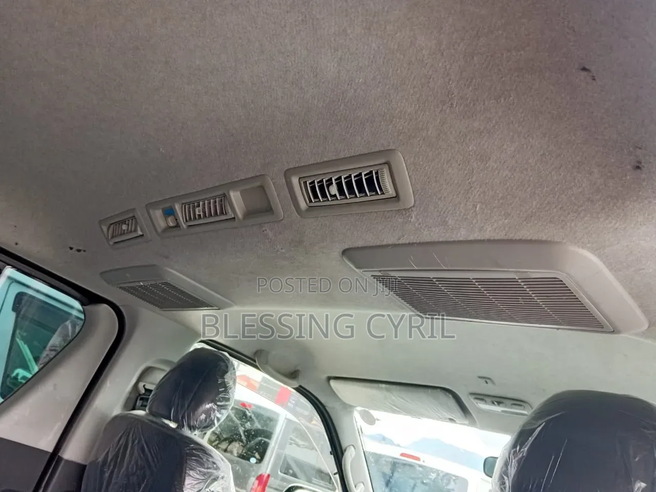 Toyota HiAce 2016 Black