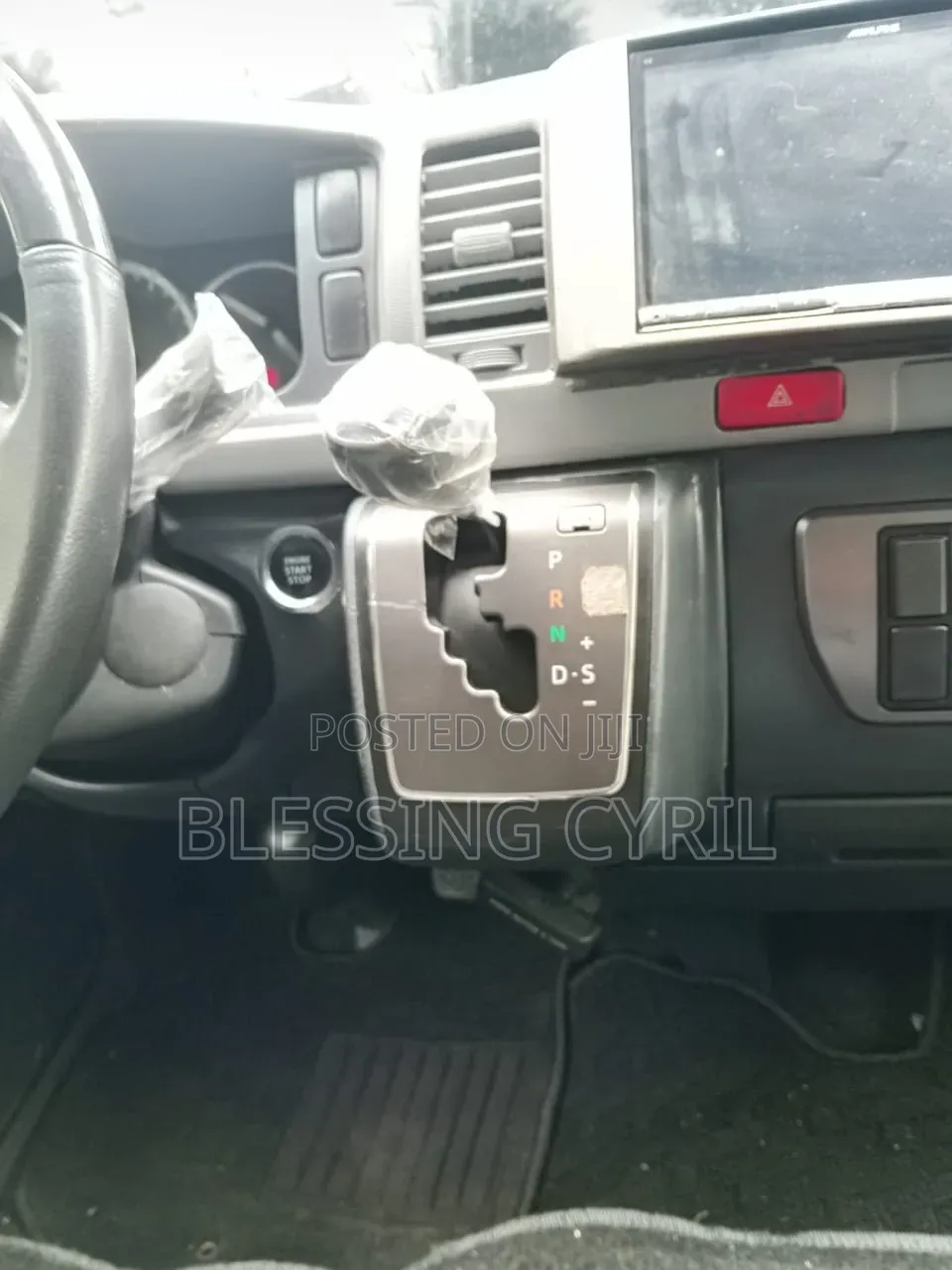 Toyota HiAce 2016 Black