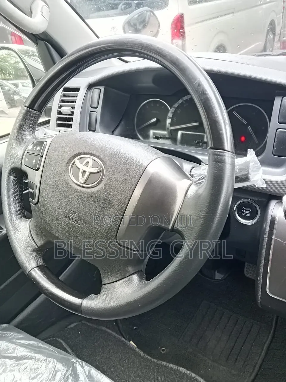Toyota HiAce 2016 Black