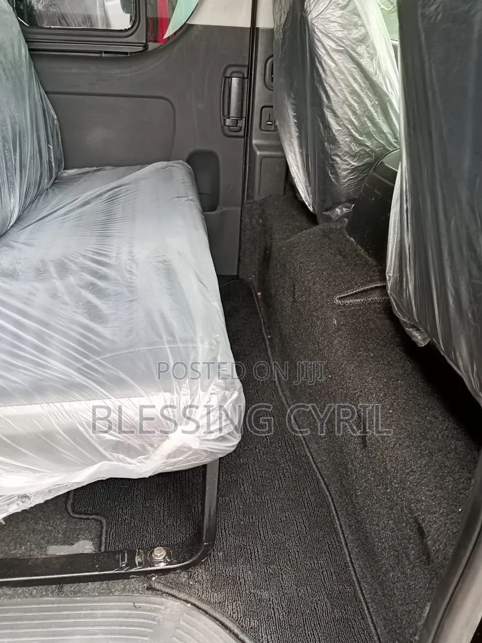 Toyota HiAce 2016 Black