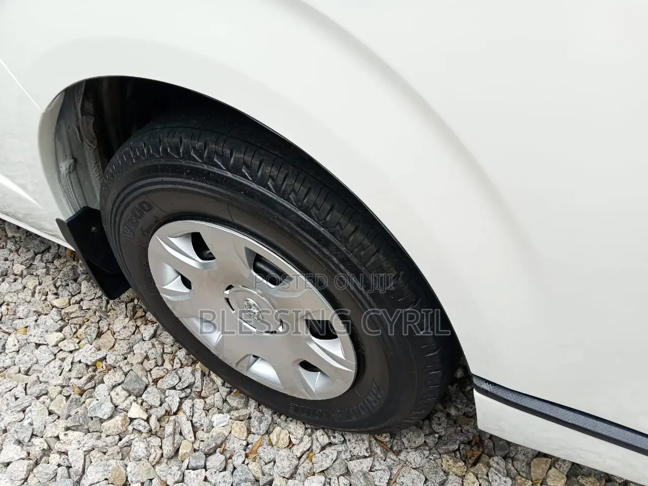 Toyota HiAce 2012 White