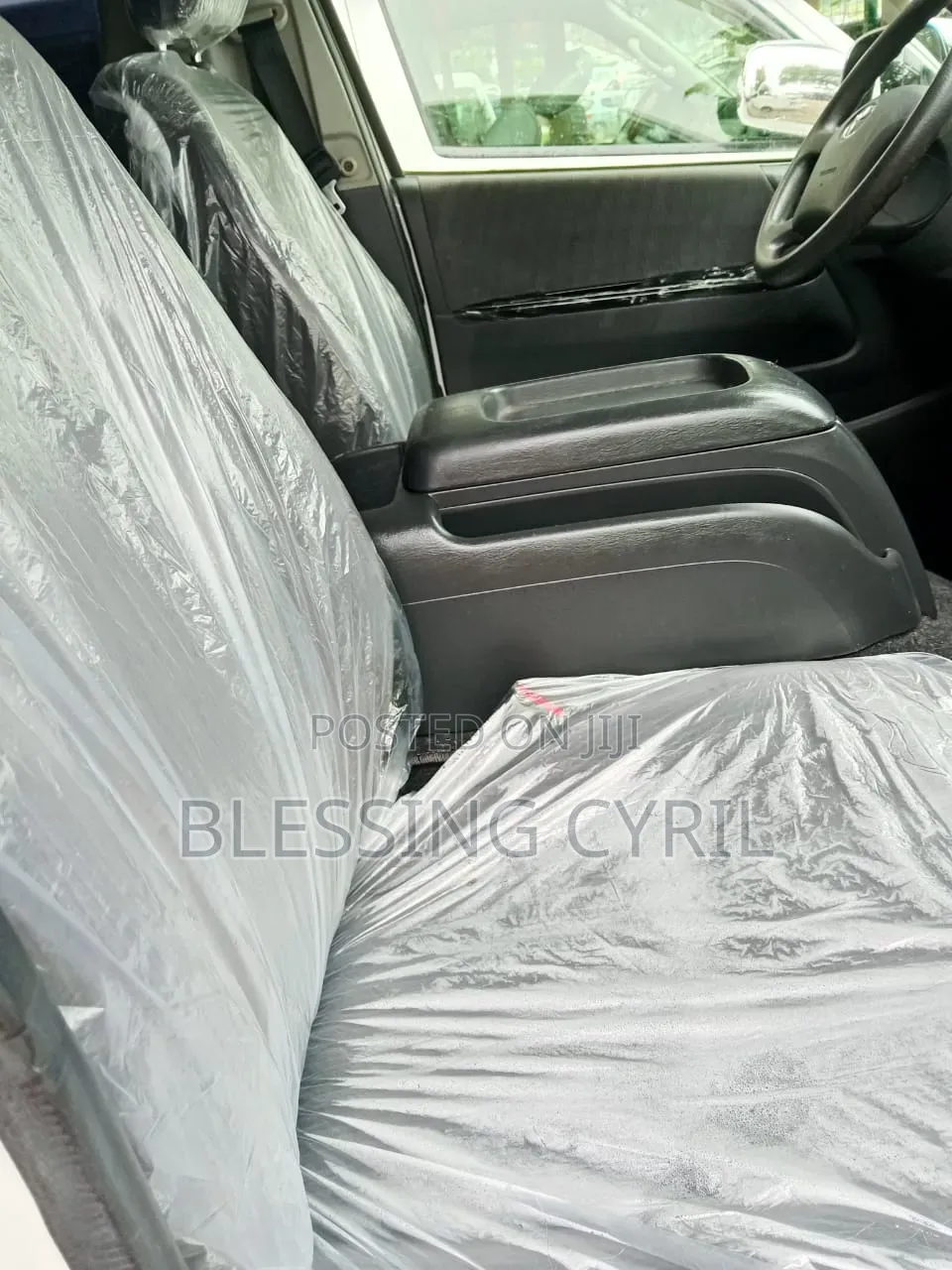 Toyota HiAce 2012 White
